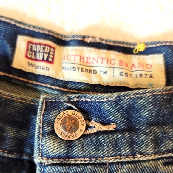 Faded Glory Dark Blue Wash Studded Women's Jeans  20W NWOT ( 👀 @ picture # 10) - Picture 9 of 15